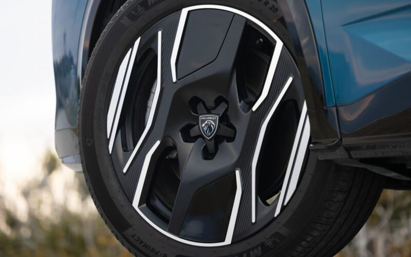 Check-up Media Michelin Peugeot tire