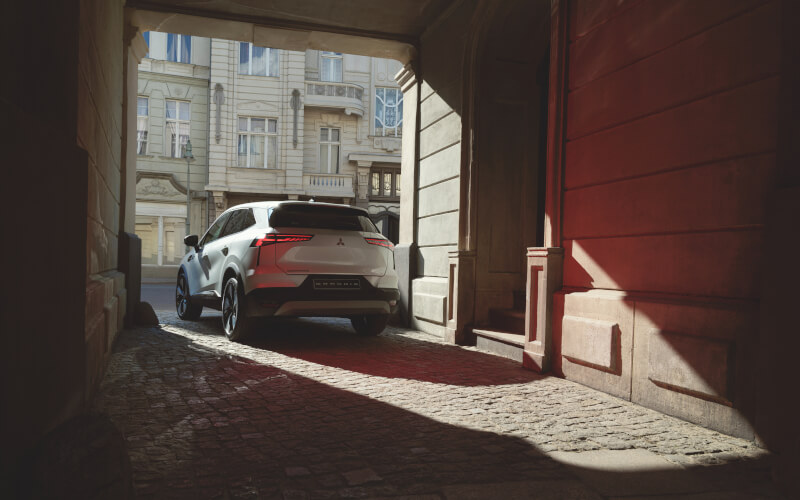 Check-up Media Mitsubishi Grandis rear