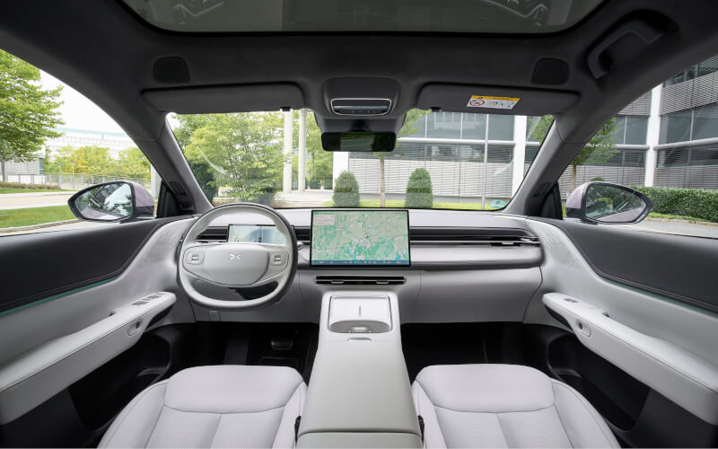 Check-up Media new XPENG G6 interior