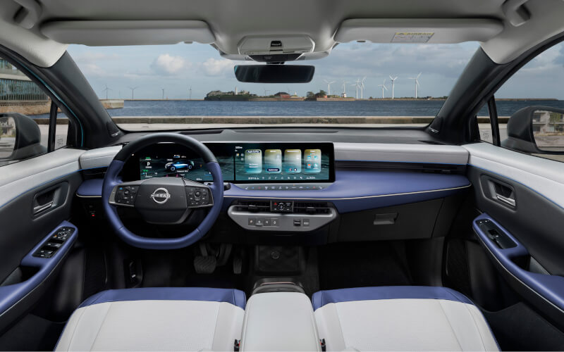 Check-up Media Nissan LEAF interior