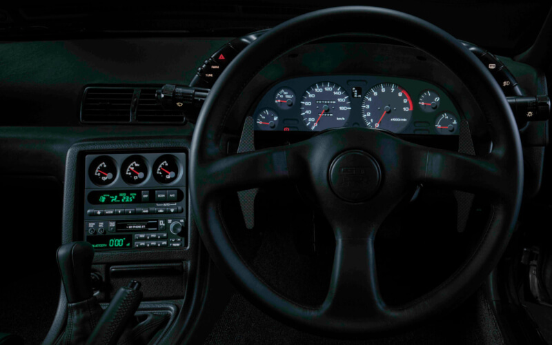 Check-up Media Nissan R32 EV interior