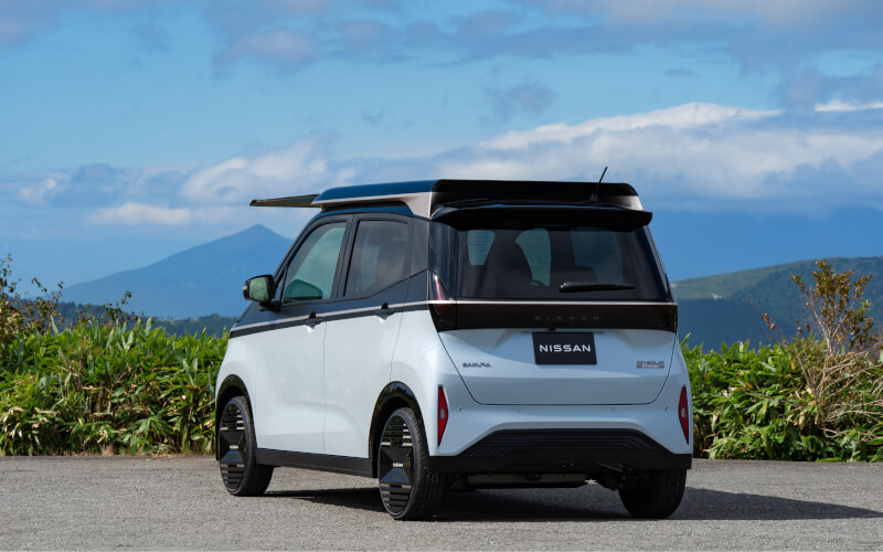 Check-up Media Nissan Sakura rear