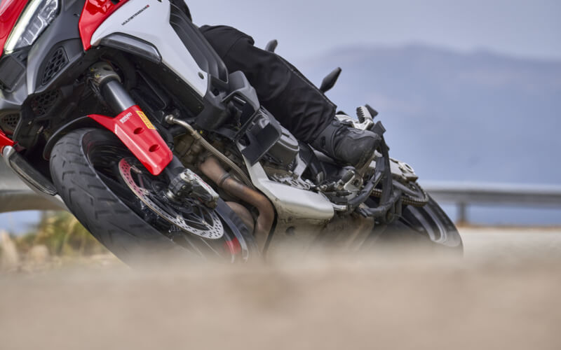 Check-up Media Pirelli Scorpion Trail III front