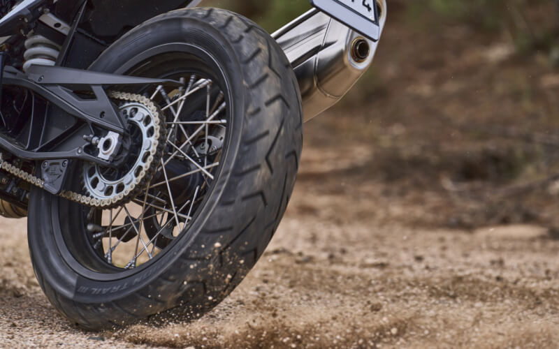 Check-up Media Pirelli Scorpion Trail III rear