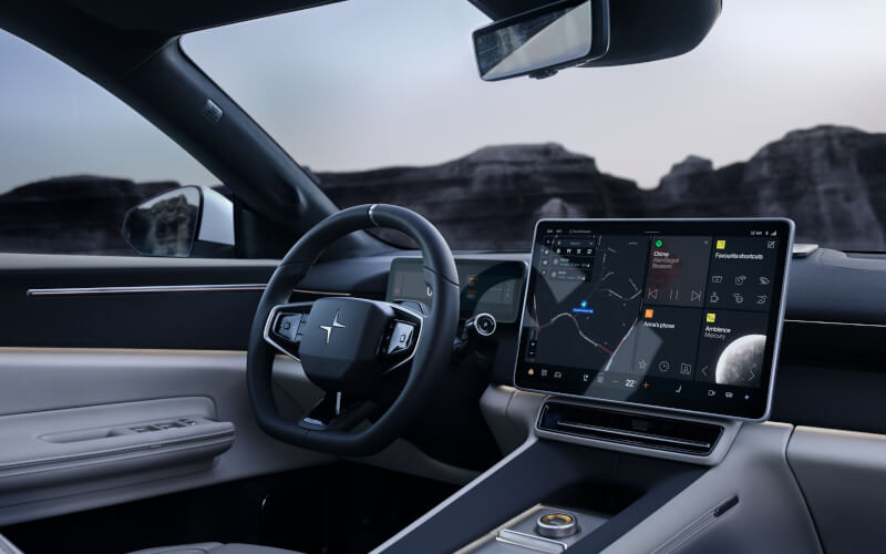 Check-up Media Polestar 4 SUV interior