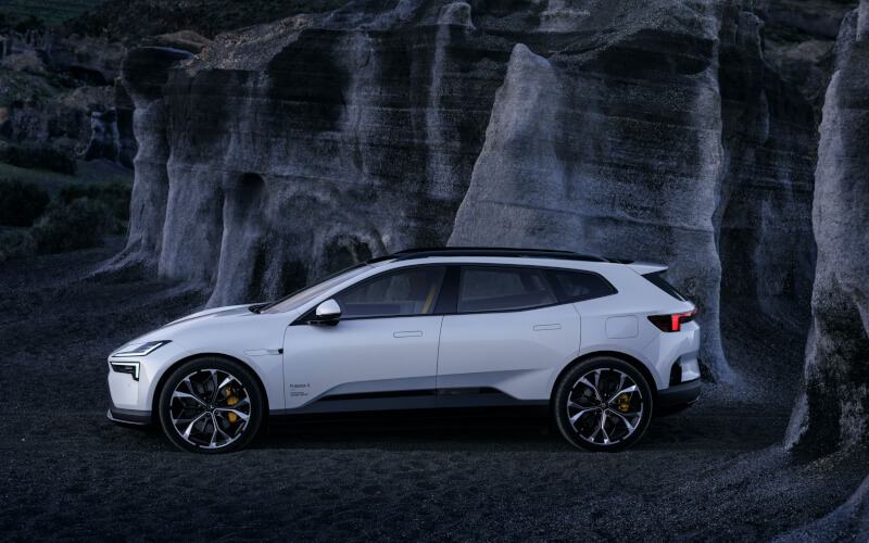 Check-up Media Polestar 4 SUV profile