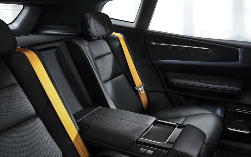 Check-up Media Polestar 4 SUV rear seats