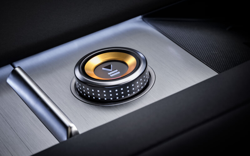 Check-up Media Polestar 4 SUV switch