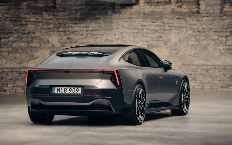 Check-up Media Polestar 5 rear