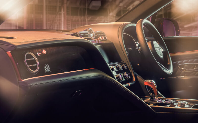 Check-up Media Private White V.C. Bentayga interior