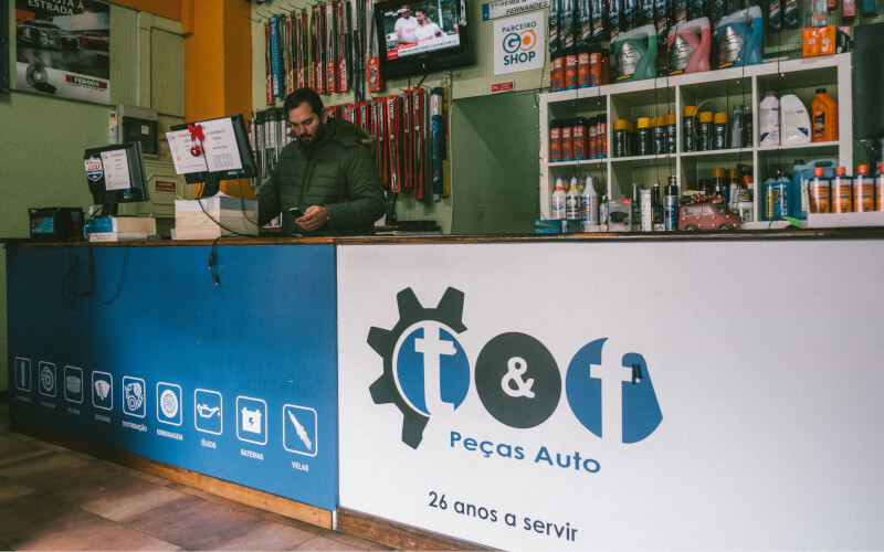 Check-up Media Teixeira & Fernandes worker