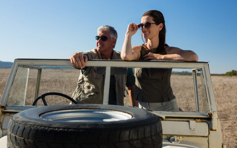 Check-up Media tires sunglasses