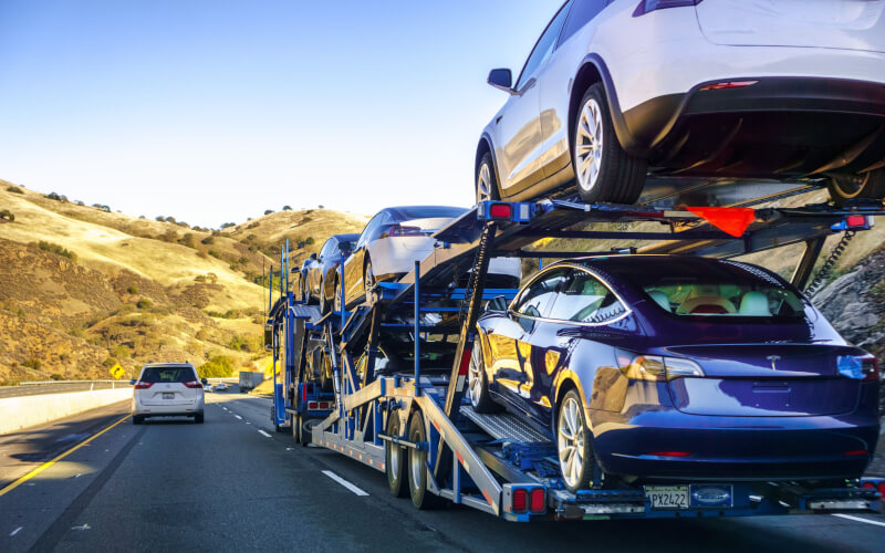 Check-up Media truck with cars
