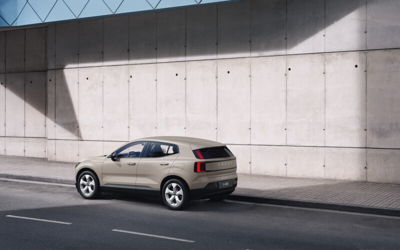 Check-up Media Volvo EX30 Essential rear