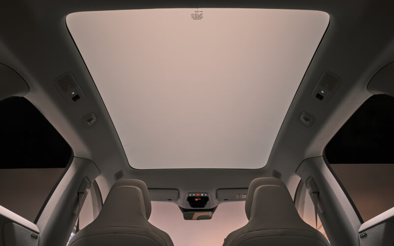 Check-up Media Volvo EX60 roof