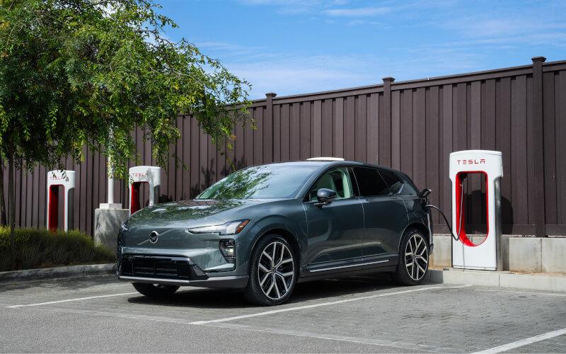 Check-up Media Volvo Tesla Supercharger