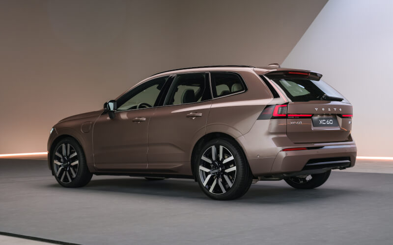 Check-up Media Volvo XC60 PHEV rear