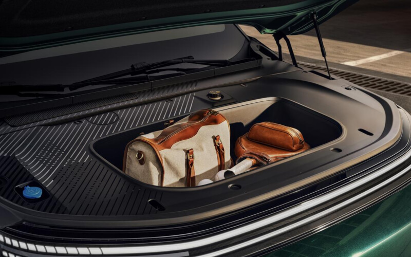 Check-up Media XPENG G9L luggage