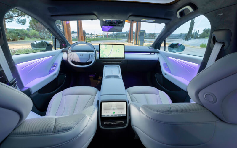 Check-up Media XPENG P7+ interior