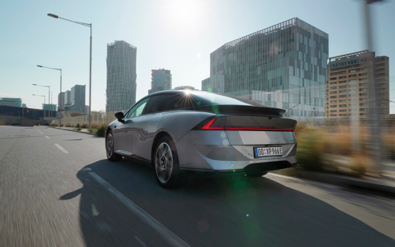 Check-up Media XPENG P7+ rear